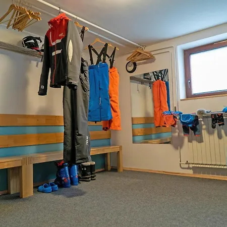 Helena Apartment *