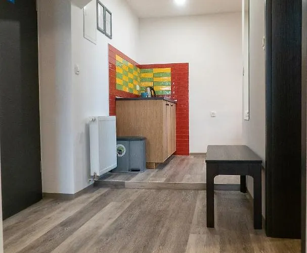 Helena クランスカゴーラ