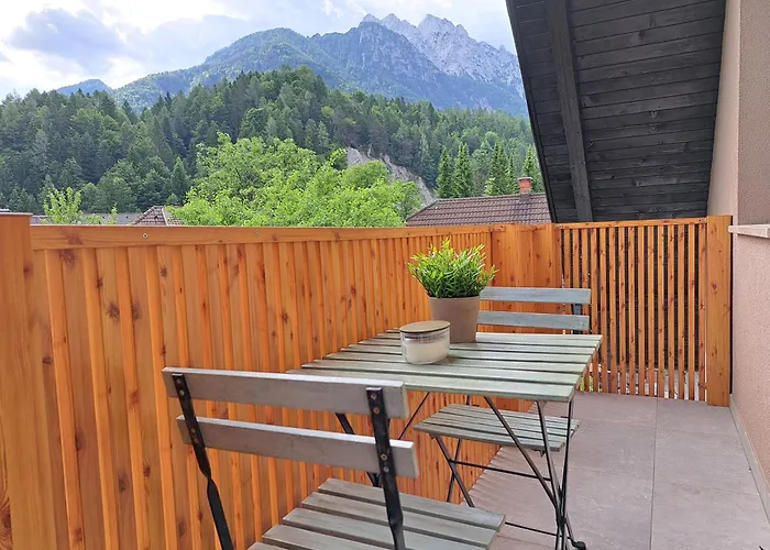 Helena アパート クランスカゴーラ