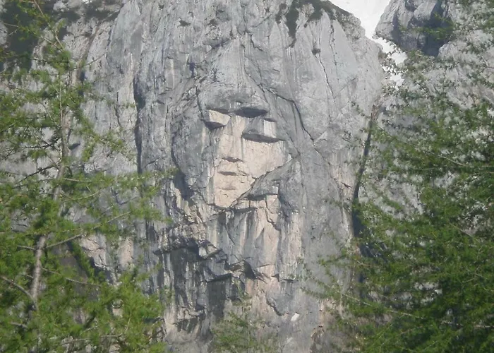 Helena クランスカゴーラ