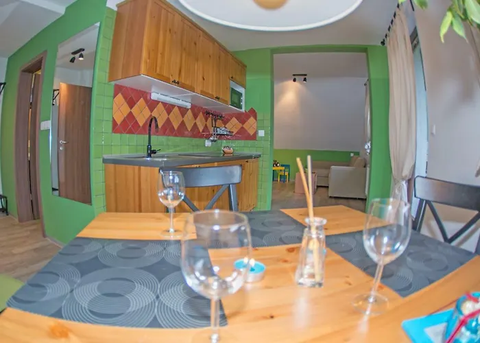 Helena アパート クランスカゴーラ